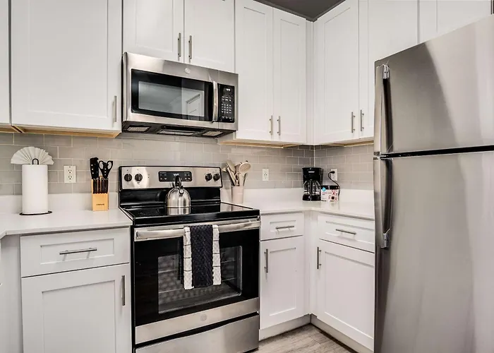 Apartment Boulevard 1br By The Stadium Pool Parking Gym 11 *