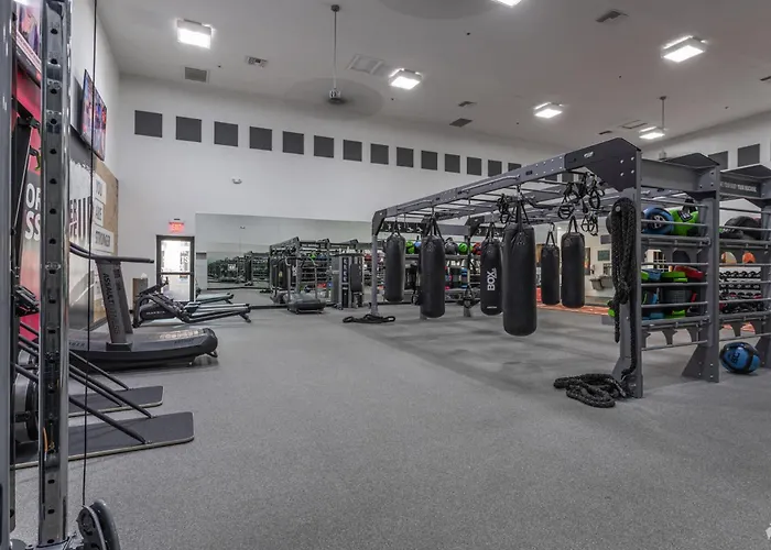 Boulevard 1br By The Stadium Pool Parking Gym 11