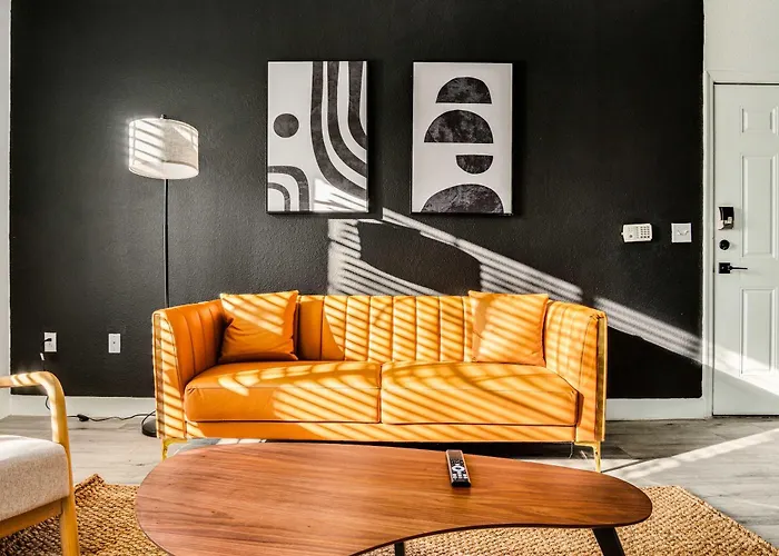Boulevard 1br By The Stadium Pool Parking Gym 11 Glendale